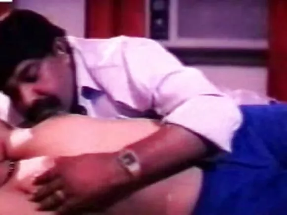 बॉलीवुड मल्लू रोमांस बीएफ सेक्सी फिल्म वयस्कों के लिये एक ग्रेड बी फिल्म