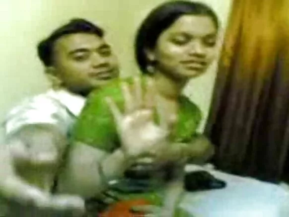 भारतीय युगल नव वर्ष हॉट वीडियो - सेक्सी हिन्दी मूवी Open By Saanjh