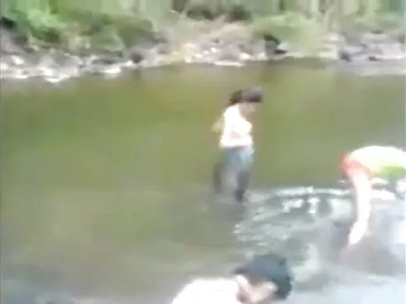 नदी वीडियो में भारतीय लड़कियों के साथ भारतीय लड़की सेक्सी theor bfs फिल्म