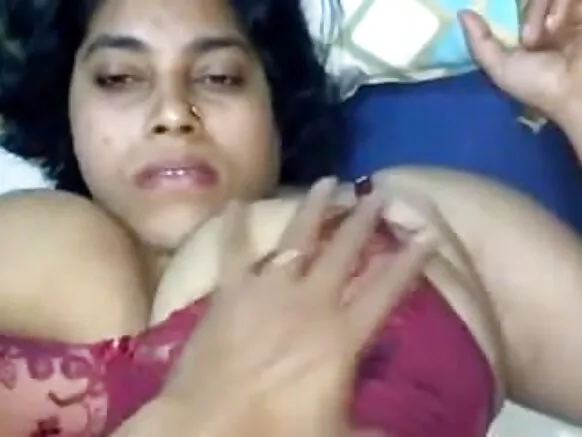 सेक्सी फिल्म वीडियो में भारतीय चाची सेक्स शो।