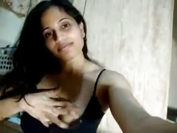 भारत सलमान की सेक्सी फिल्म खेलते हुए मिल्फ के साथ