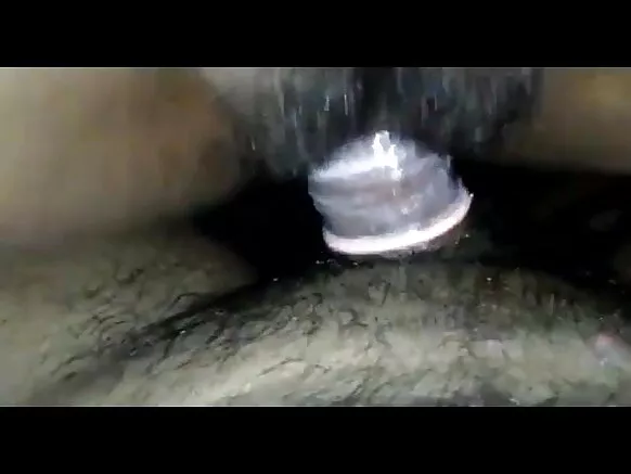 पेलुडो और बालों वाली भारतीय लड़की हिंदी फिल्म सेक्सी शो बिल्ली पसीना से तर-बतर बिल्ली कमबख्त