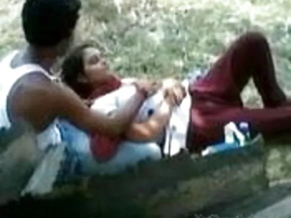 इंडिया सेक्स ब्लू ओपन गर्ल अपन प्रेमी के पार्क में लड़की के स्तन के साथ खेलय के अनुमति दैत अछि
