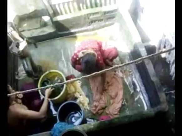 bangla desi गाँव की लड़कियों भोजपुरी हिन्दी बाथरूम सेक्सी फिल्म ढाका शहर मुख्यालय में पांच लड़कियां (5)