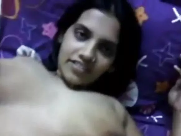 किछु पति अपन सेक्सी पत्नी के सेक्सी सिनेमा देखैत घुमैत देखाबैत छथि ।