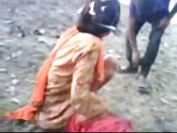 सेक्सी भारतीय प्रेमिका अपने प्रेमी द्वारा कठिन गड़बड़ आउटडोर