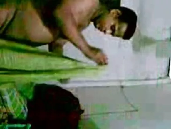 चाची भारत घर असली साड़ी नई सेक्सी असली फिल्म में अपने पति के साथ सेक्स करते हुए