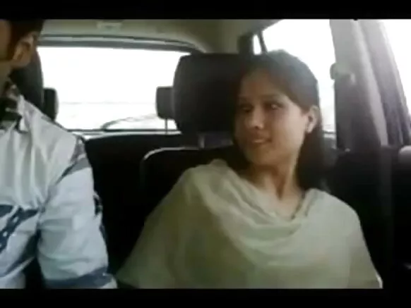 उत्तरी भारत के युवा जोड़ी एक युवा फिल्म सेक्सी फिल्म हिंदी कार भाग-i का आनंद लेते हैं