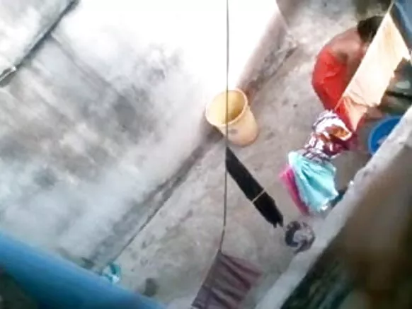 मौसी पड़ोसी एकटा सेक्सी बाथरूम नील रंगक छवि लैत पकड़ल गेल