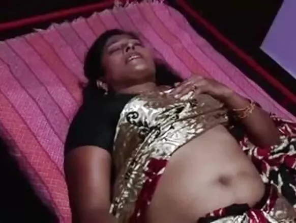 S.Indian Aunty Send Sexy Film Hindi संचिका मल्लू चाची के ड्राइवर के साथ मालिश