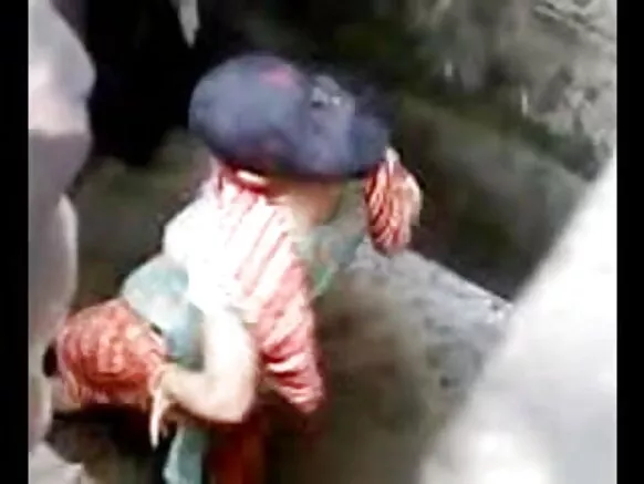 एक पड़ोसी द्वारा आउटडोर वीडियो सेक्सी वीडियो फोटो में नहाते हुए सुंदर स्तन के साथ सुंदर मोबाइल लड़कियां
