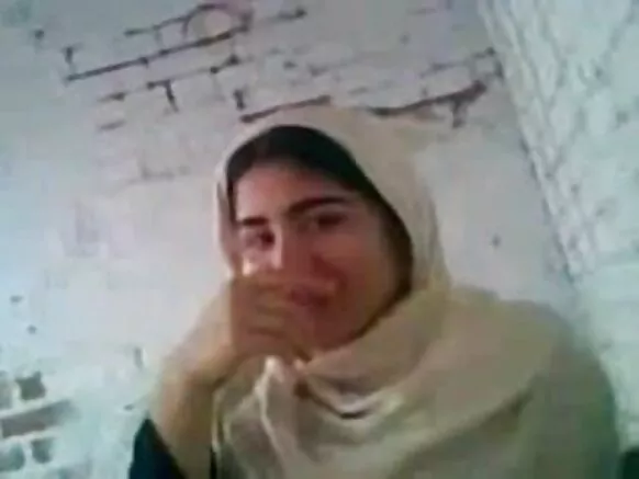 सेक्सी अरबी हिजाबी मुस्लिम पत्नी धोखा देत अछि और पड़ोसी गर्म पड़ोसी सेक्सी फिल्म गड़बड़