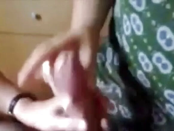 दिल्ली गृहिणी अपने देवर को भूसा देते हुए, अच्छा भूसा देते हुए hindi movie hindi sexy