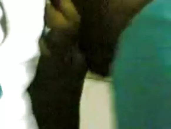Callgirl India Aunty के बूब्स देखाओल गेल अछि, अपन क्लाइंट के कपड़ा पहिरने सेक्सी hd aunty khan video