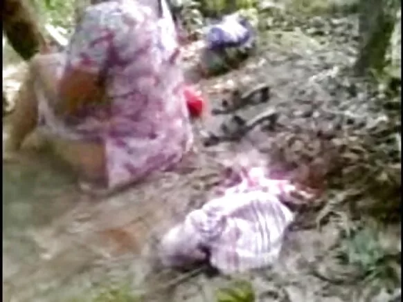 देसी रंडी की चुदाई भोजपुरी सेक्सी मूवी भोजपुरी आउटडोर देसी