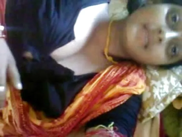 सेक्सी स्तन सेक्सी बूब्स के साथ सुंदर देसी बंगाली ब्लू मूवी शो बोडगी देवर