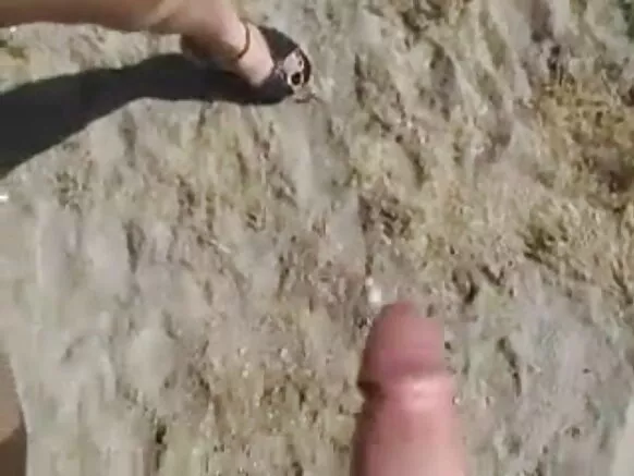 सनी लियोन समुद्र तट पर अपने पति को blowjob देते हुए सेक्सी फोटो मूवी