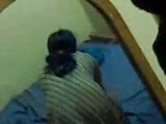 Desi aunty hindi hd sexy movie चाची अपने पति के साथ सेक्स करते हुए गुप्त रूप से वीडियो कैप्चर