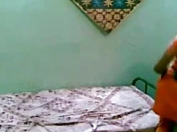 स्मार्ट भारतीय लड़की अपने प्रेमी के साथ सेक्स कर रहे