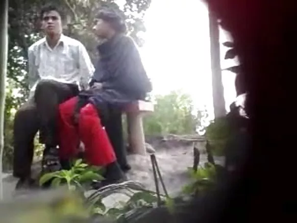सेक्सी वीडियो में भारतीय पार्क में घोटाला शो