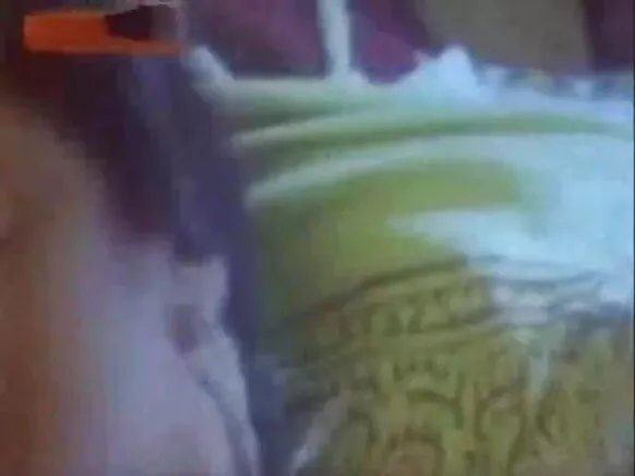 चाची इंडिया हॉट होटल के सेक्सी फोटो मूवी में अपन क्लाइंट के संतुष्ट करय के कोशिश करैत छथिन्ह