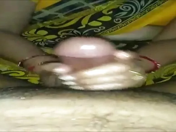 देसी भाभी देते तेल सेक्सी तीसरे