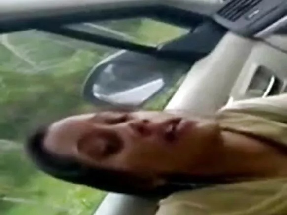 22 मल्लू बेब सवारी एचडी सेक्सी फिल्म बेब मामाजा और विगोरो पासेओ कार में