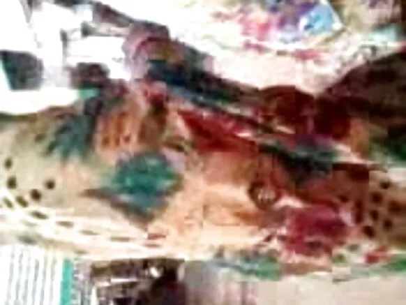 english tamil photo sexy video मारवाड़ी चाची बस में अपने स्तन दिखाते हुए